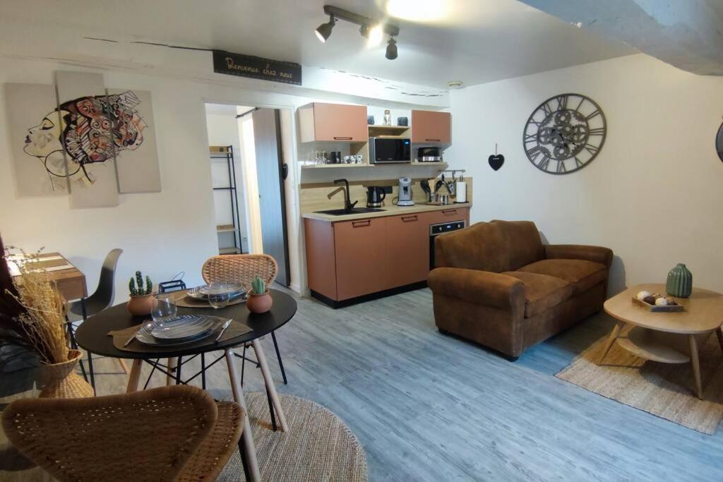 Le Joli'Mans: Newly Renovated Apartment Near Historic Quarter Le Mans Exterior photo